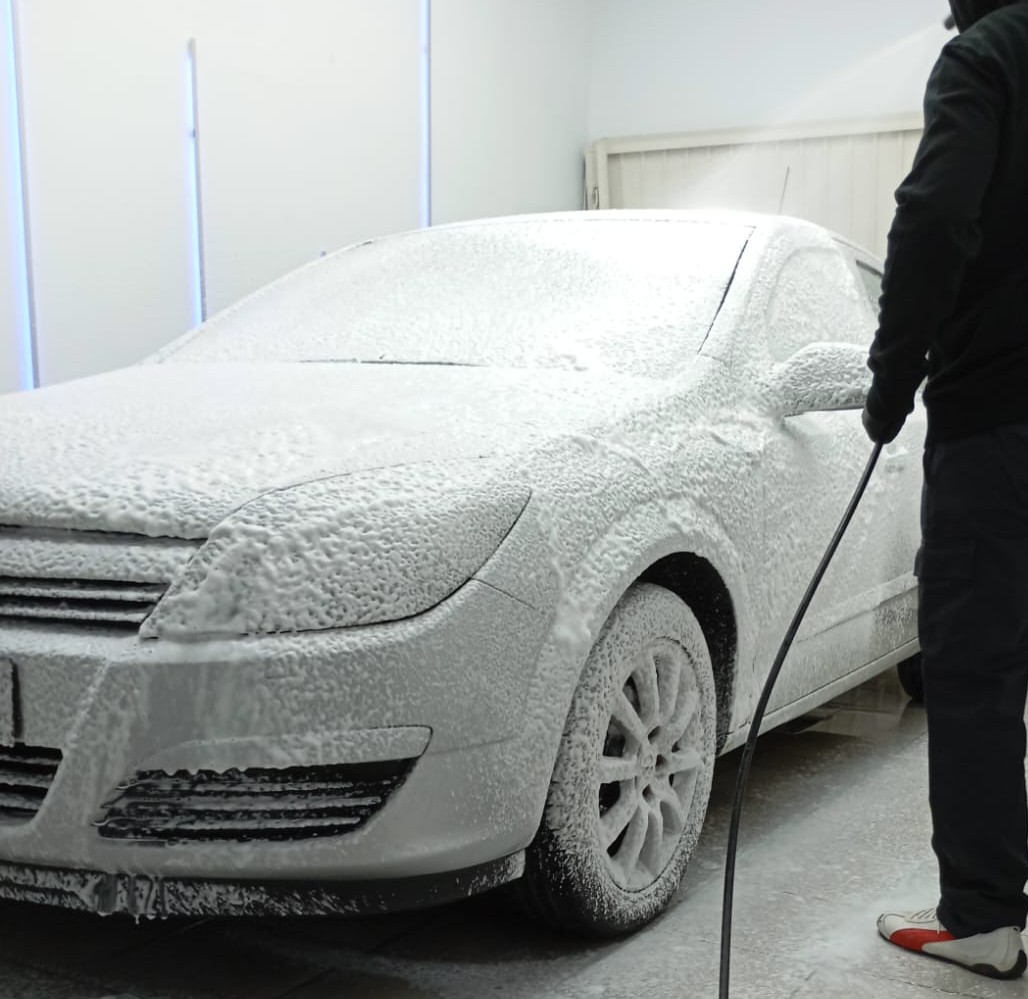 👉 ¿Qué es el Snow Foam? La guía definitiva para entender el prelavado del coche