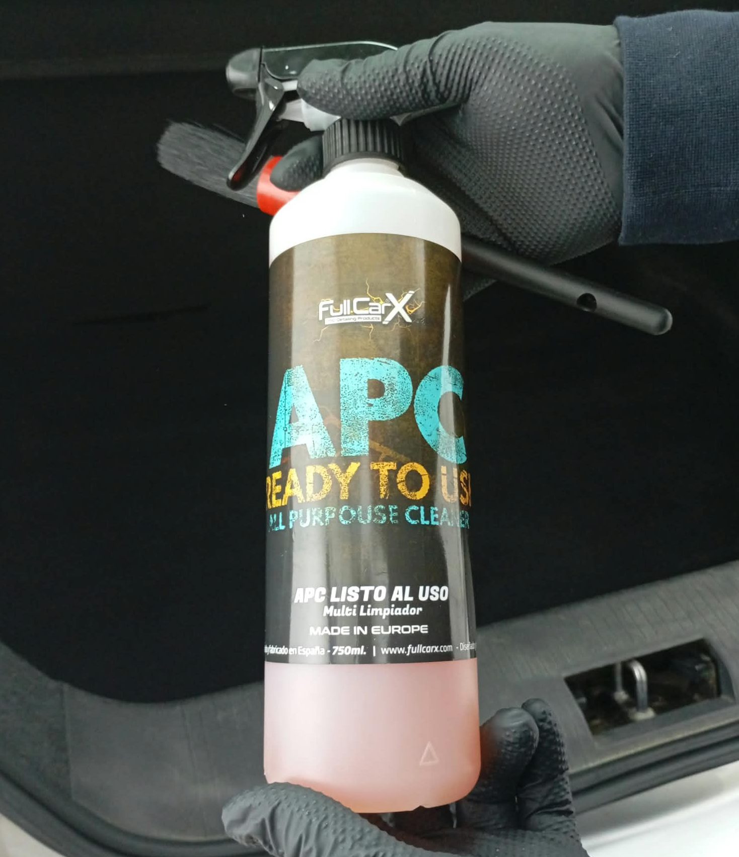 Productos de detailing para limpiar y cuidar tu coche.