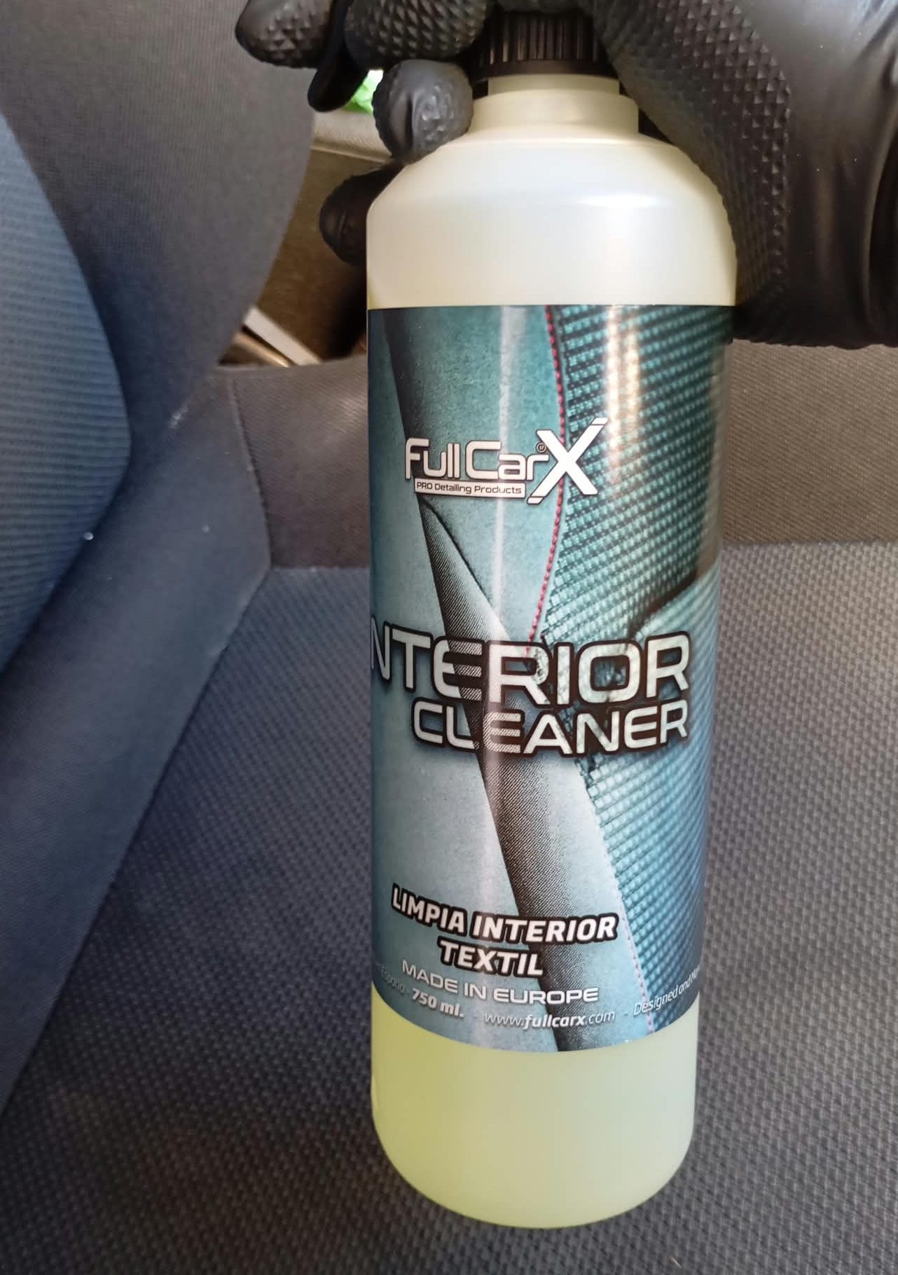 Productos de detailing para limpiar y cuidar tu coche.