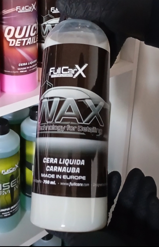 Productos de detailing para limpiar y cuidar tu coche.